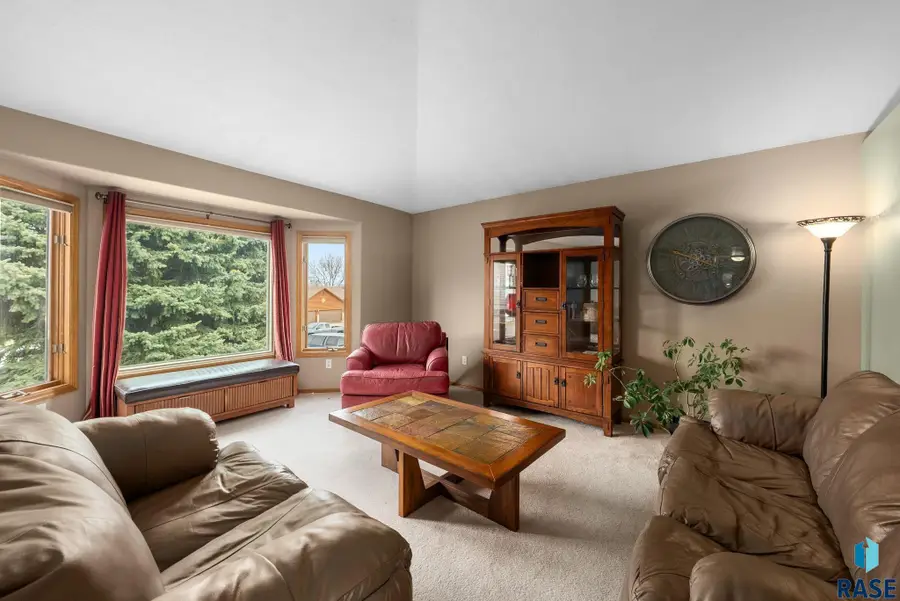 305 N La Salle Ave, Sioux Falls, SD 57110 - #2