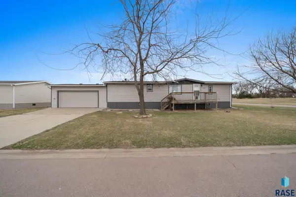 900 S Harrison St, Lennox, SD 57039