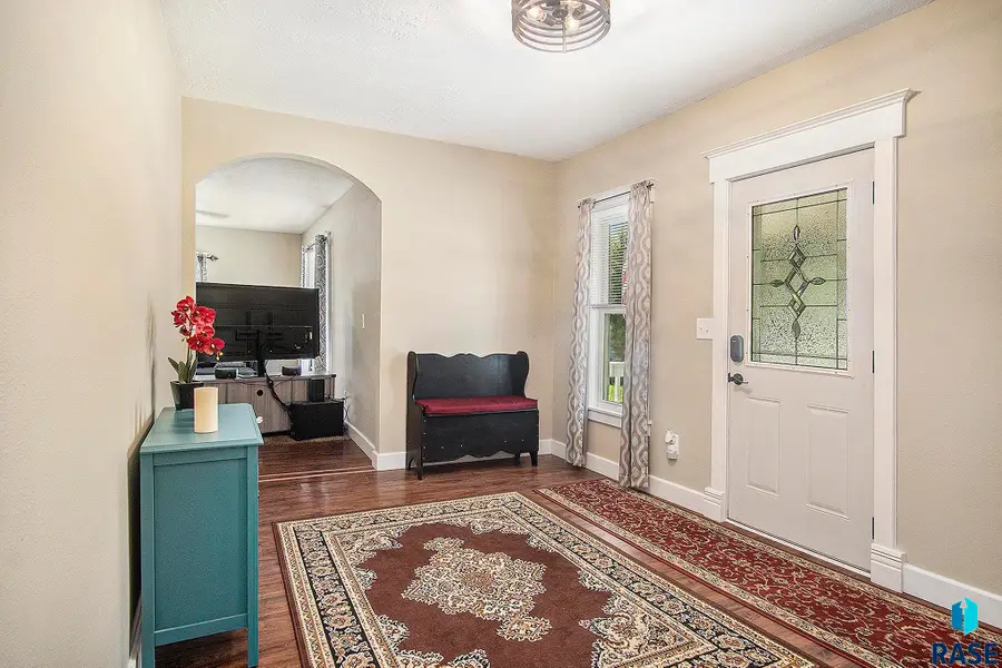 912 N Spring Ave, Sioux Falls, SD 57104 - #3