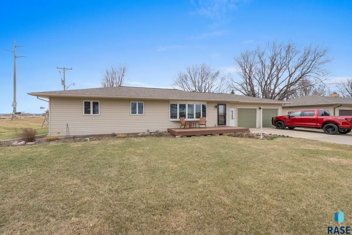 7401 N Cliff Ave, Sioux Falls, SD 57103 - #1