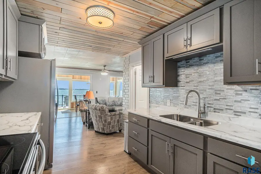 6651 Wentworth Park Dr, Wentworth, SD 57075 - #3