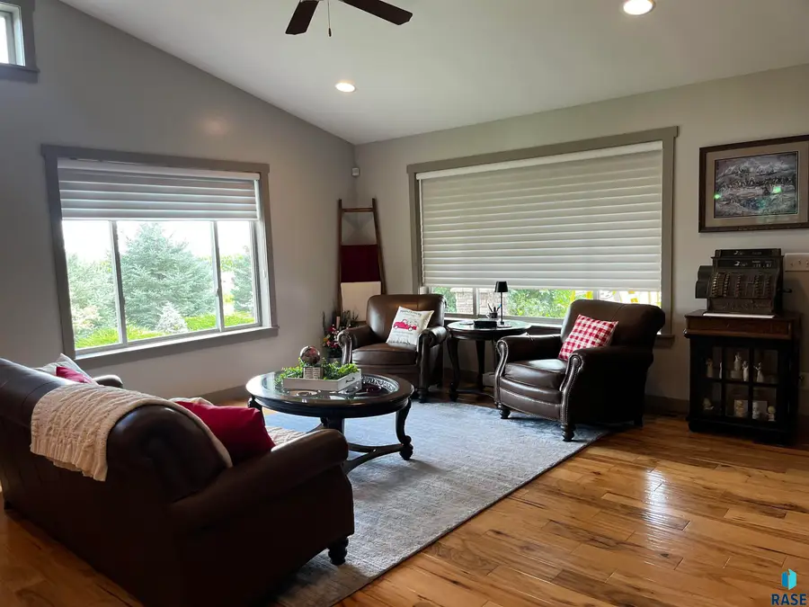 1100 Miah St, Harrisburg, SD 57032 - #3