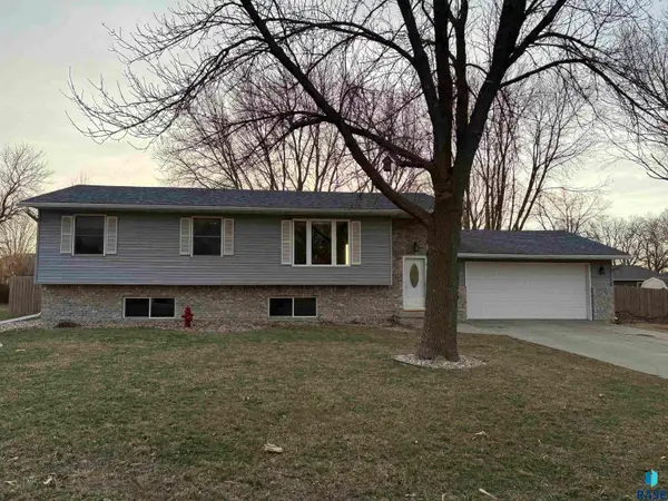 902 SE 5th Ave, Pipestone, SD 56164