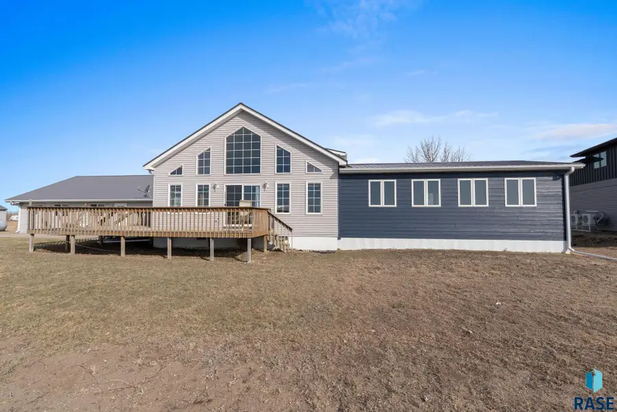 2041 Twin Lakes Rd, Lake Preston, SD 57249 - #3