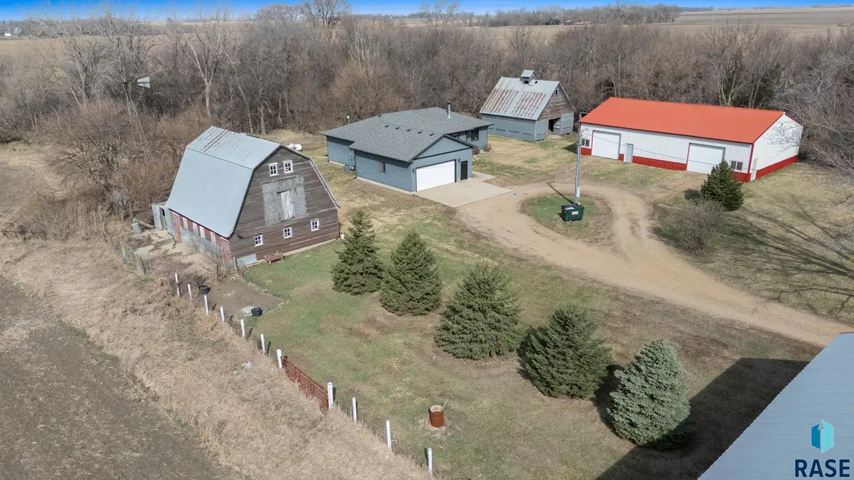 30433 469th Ave, Beresford, SD 57004 - #1