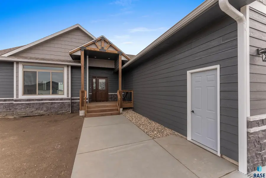 519 Shirley St, Harrisburg, SD 57032 - #2