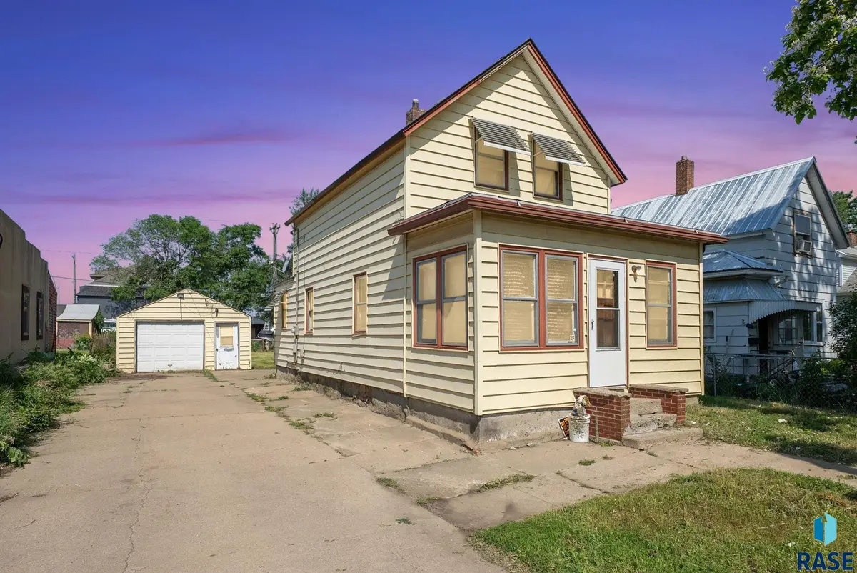 1407 N Main Ave, Sioux Falls, SD 57104 - #1