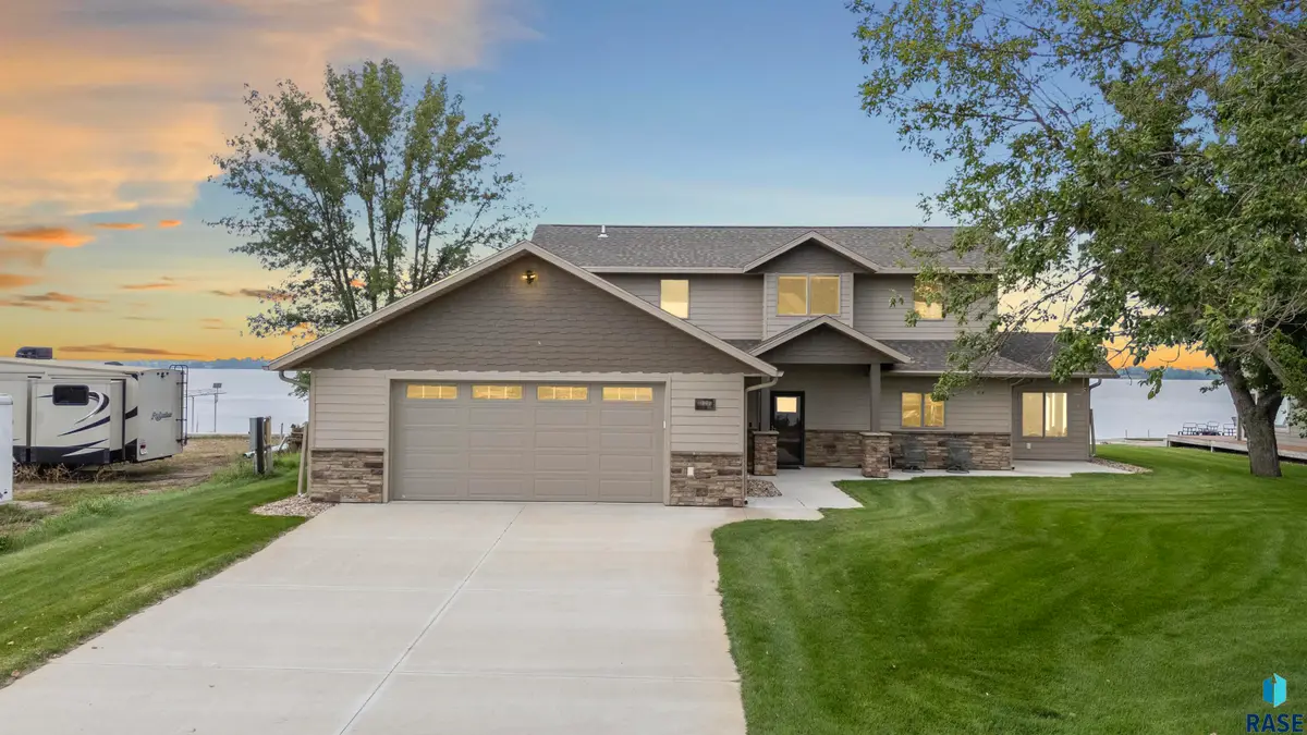6578 Peninsula Pt, Wentworth, SD 57075 - #1