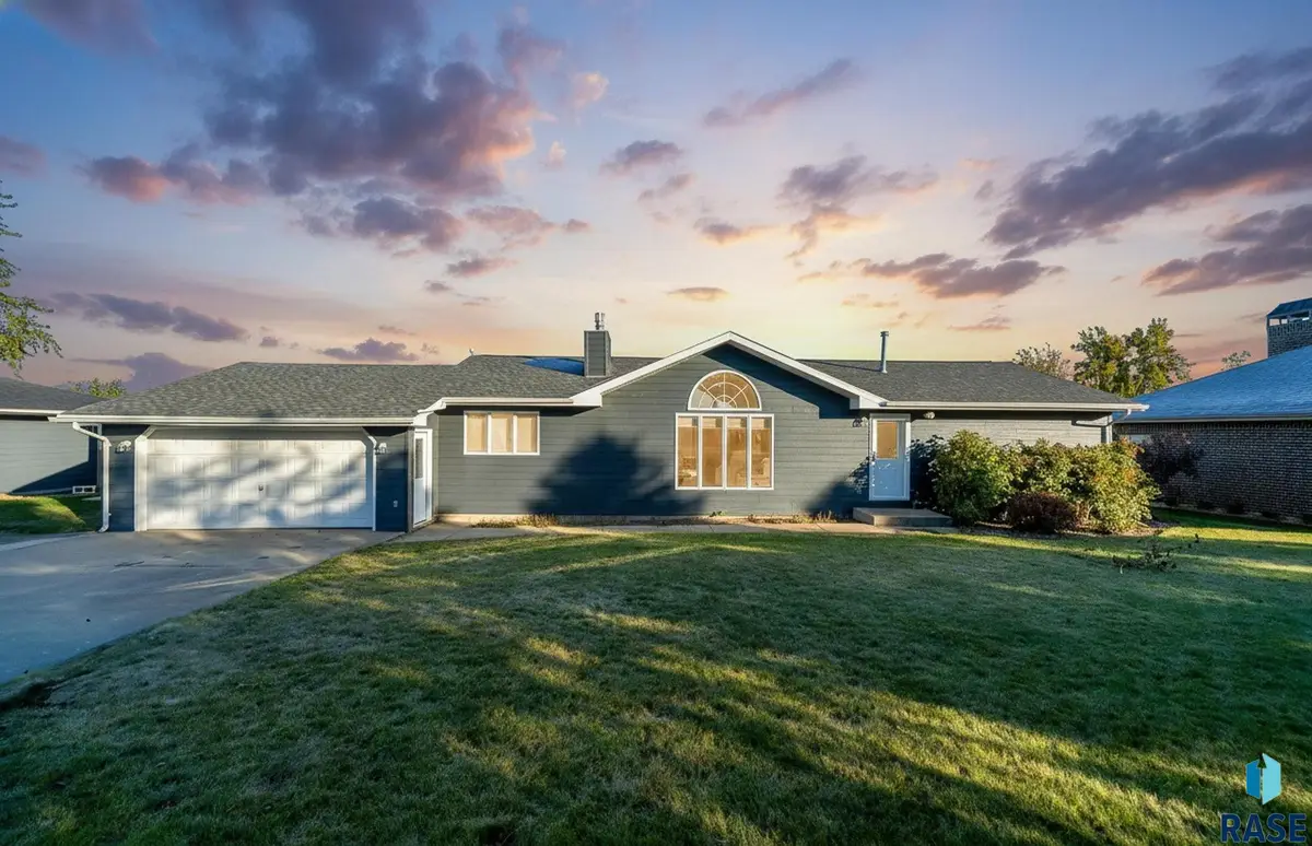 200 Best Point Dr, Madison, SD 57042 - #1