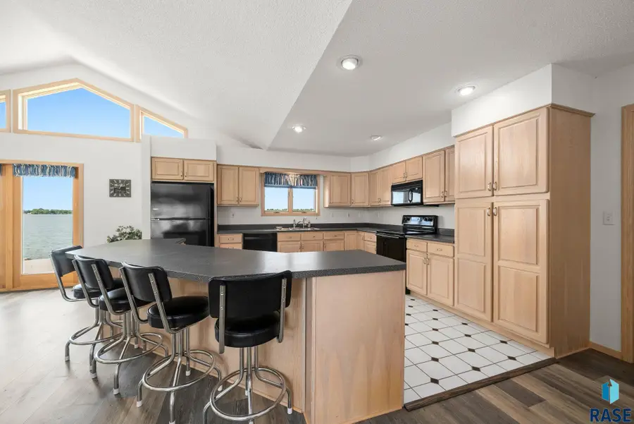 200 Best Point Dr, Madison, SD 57042 - #3