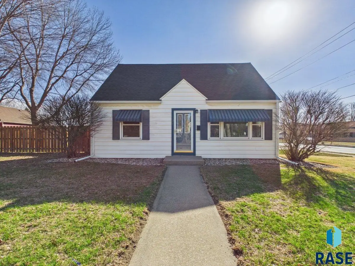 1736 S Van Eps Ave, Sioux Falls, SD 57105 - #1