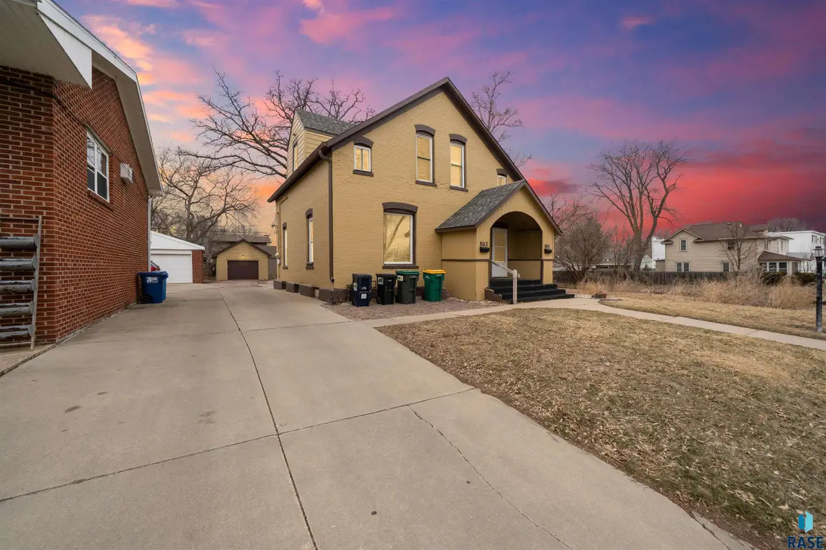 801 S 1st Ave, Sioux Falls, SD 57104 - #1