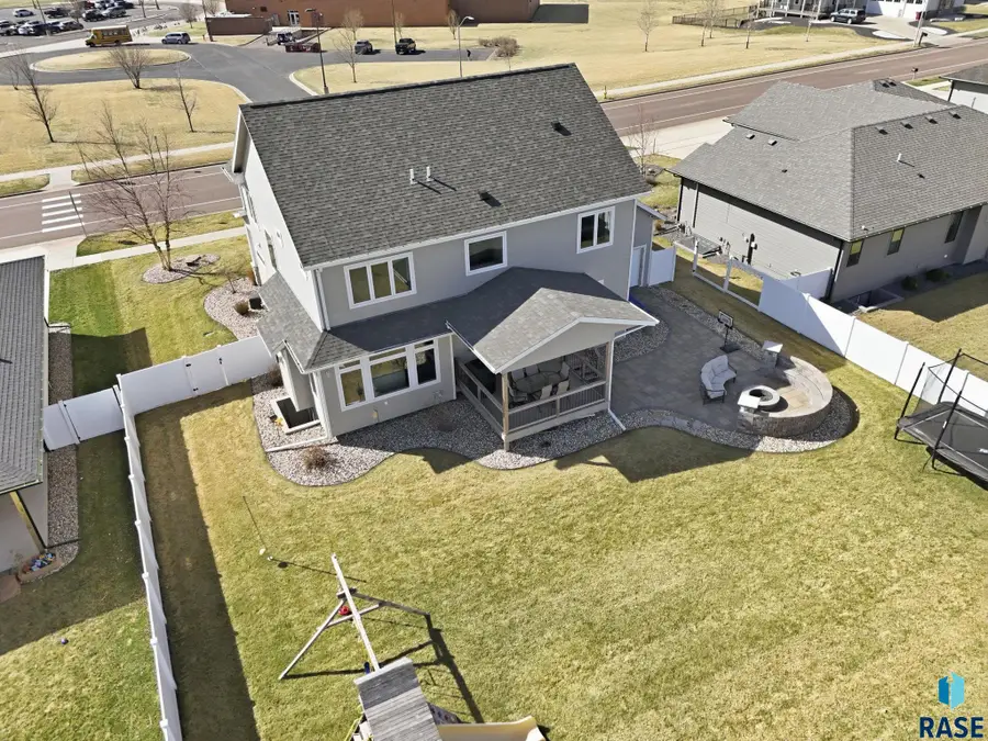 2504 W 95th St, Sioux Falls, SD 57108 - #2