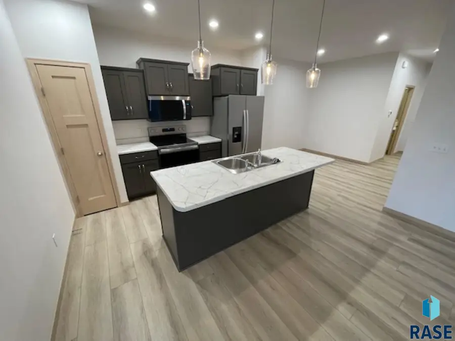 3606 S Heather Ave, Sioux Falls, SD 57106 - #2