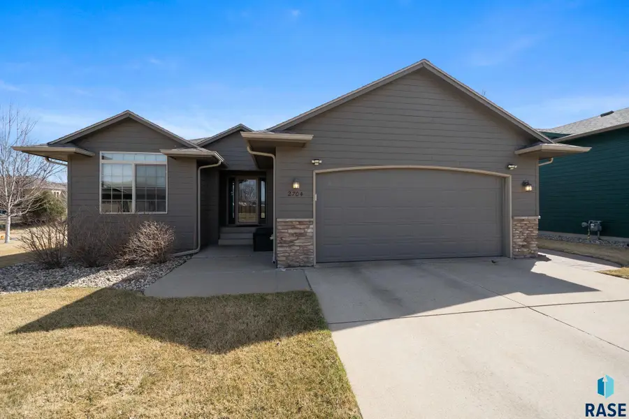 2704 S Grinnell Ave, Sioux Falls, SD 57106 - #2