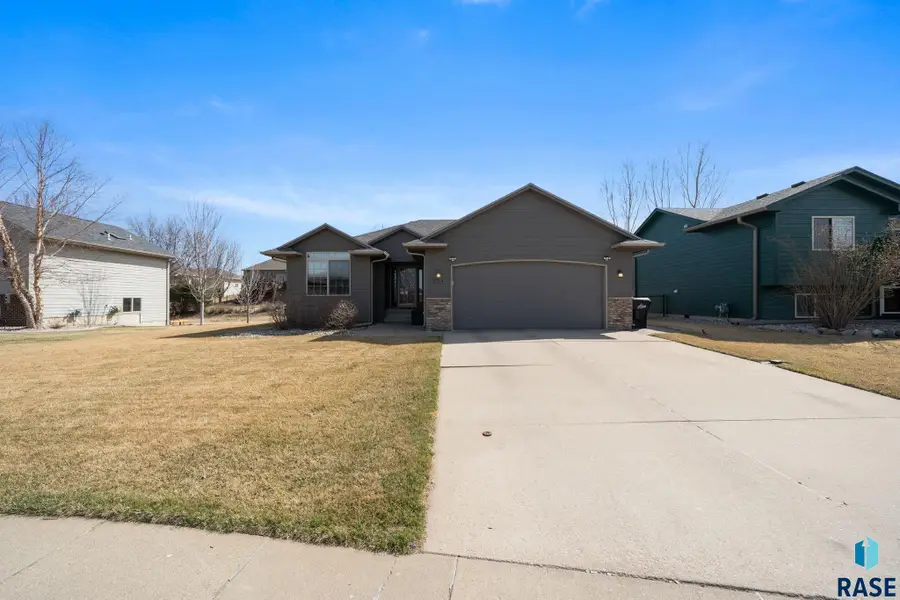 2704 S Grinnell Ave, Sioux Falls, SD 57106 - #3