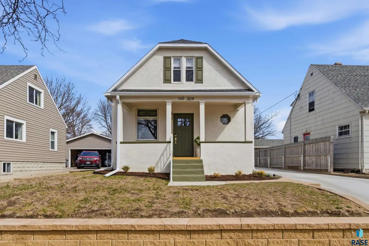 304 Highland Ave, Sioux Falls, SD 57103 - #1