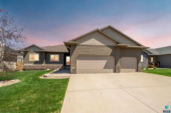 1304 S Thecla Ave, Sioux Falls, SD 57106