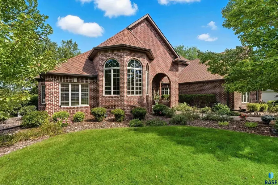 8516 E Willow Ridge Pl, Sioux Falls, SD 57110 - #2