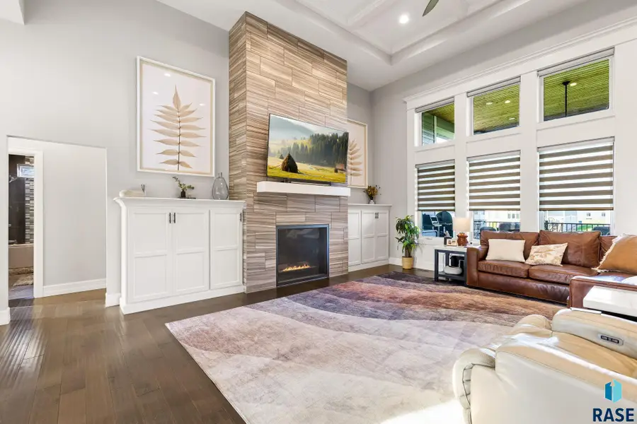 607 S Torrey Pine Ln, Sioux Falls, SD 57110 - #2