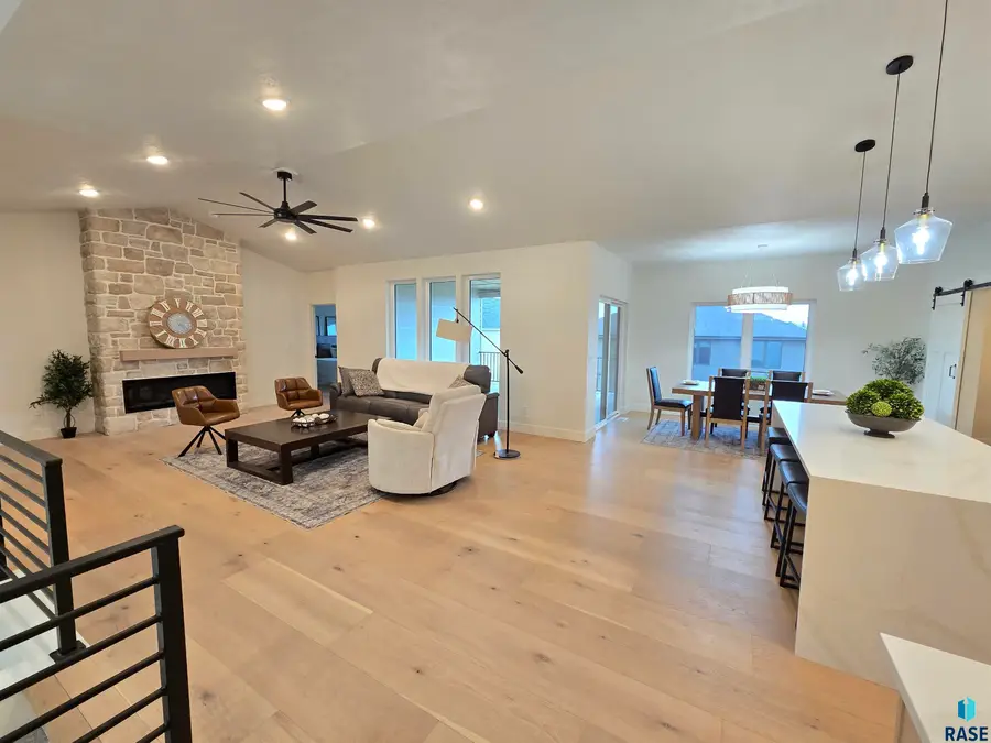 8412 E Spearfish Ct, Sioux Falls, SD 57110 - #2