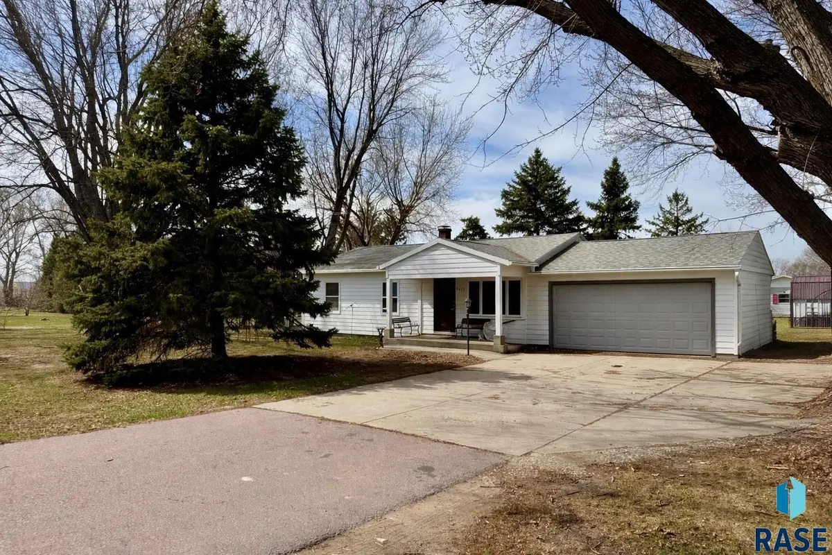 5413 N French Ave, Sioux Falls, SD 57104 - #1