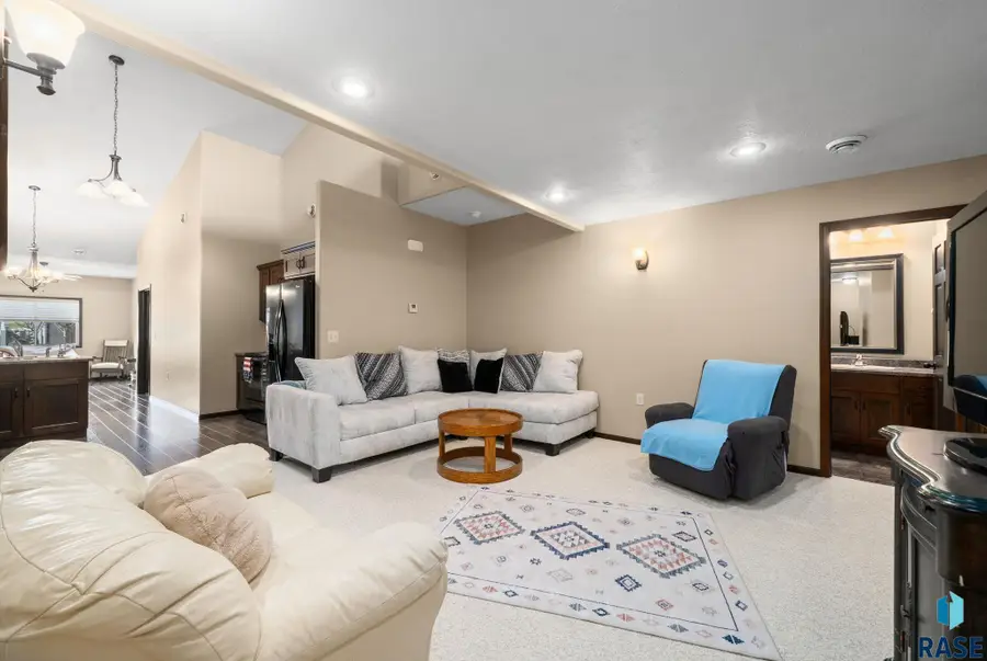 703 E El Dorado Ct, Sioux Falls, SD 57108 - #2