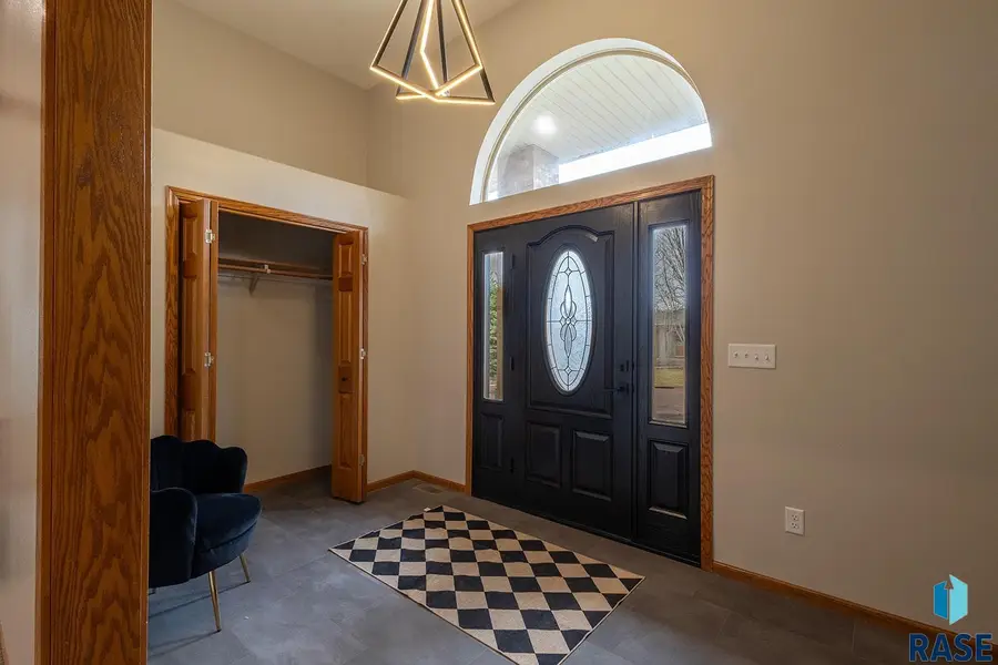 7 N Sun Valley Pl, Sioux Falls, SD 57110 - #3