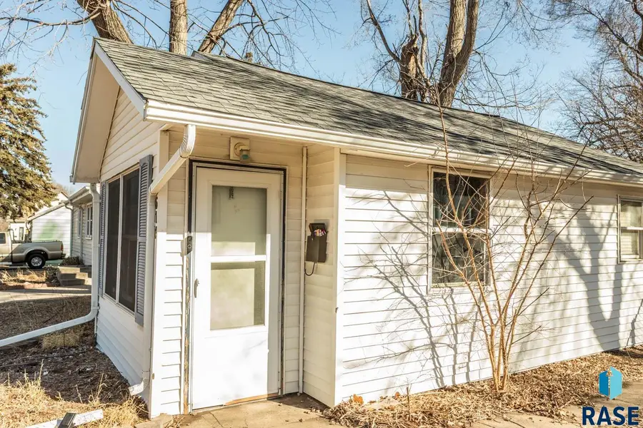 618 S Elmwood Ave, Sioux Falls, SD 57104 - #3