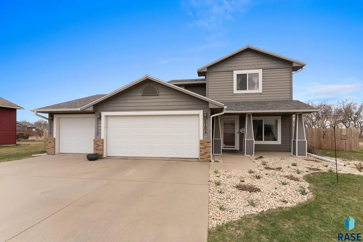 1102 Hemlock Cir, Harrisburg, SD 57032 - #1