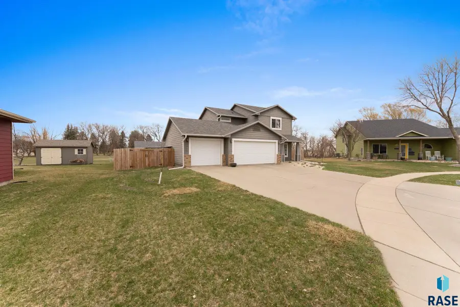 1102 Hemlock Cir, Harrisburg, SD 57032 - #2