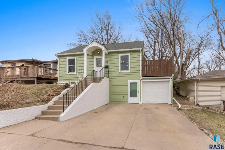 614 S Euclid Ave, Sioux Falls, SD 57104 - #2