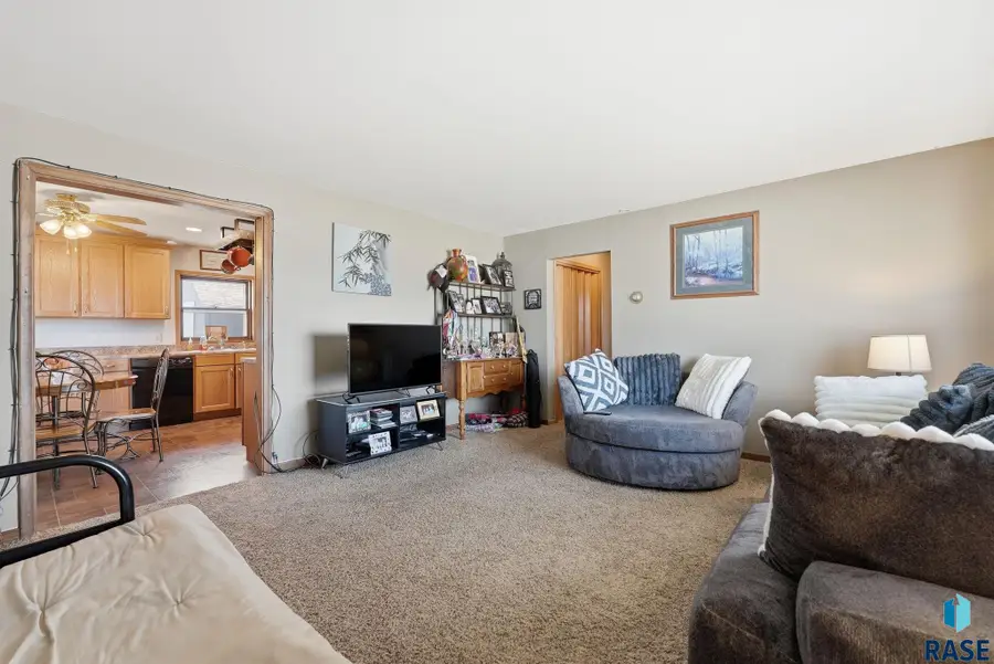 320 S 2nd Ave, Brandon, SD 57005 - #3