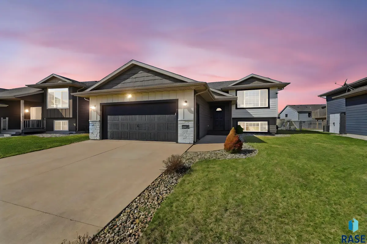 3021 S Keyrell Dr, Sioux Falls, SD 57106 - #1