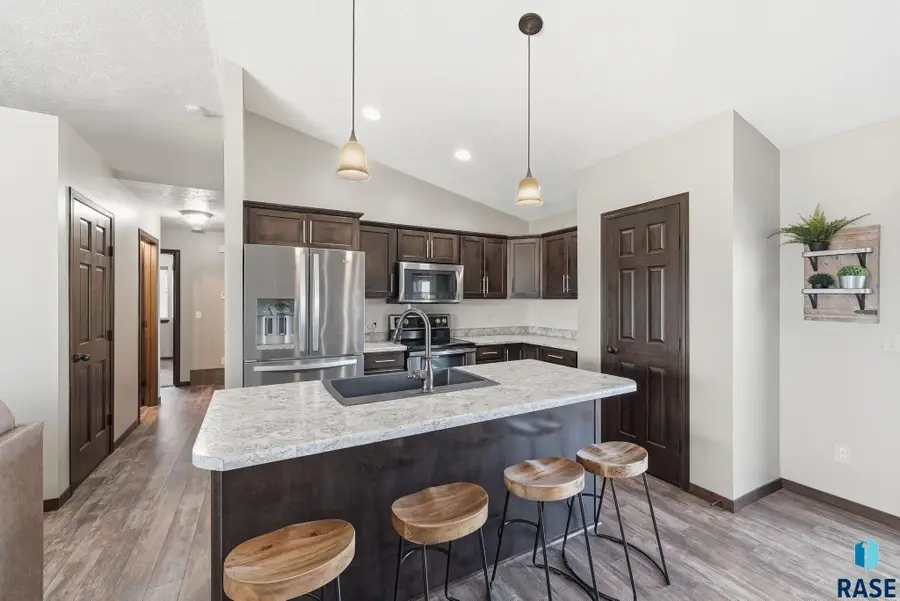 3021 S Keyrell Dr, Sioux Falls, SD 57106 - #3