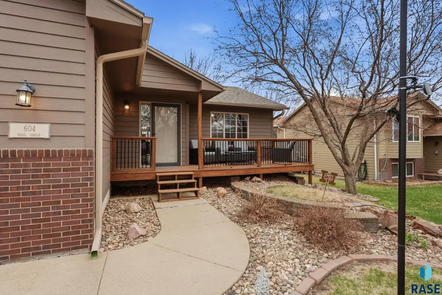 604 Quail Cir, Harrisburg, SD 57032 - #2