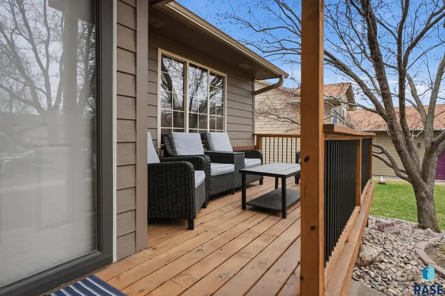 604 Quail Cir, Harrisburg, SD 57032 - #3