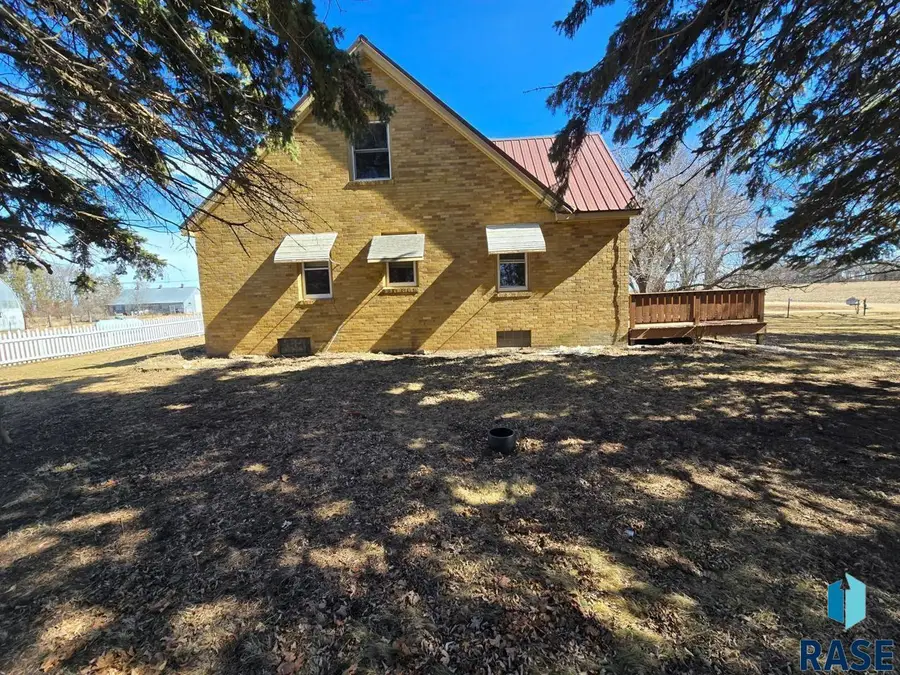 886 141st St, Pipestone, MN 56164 - #2