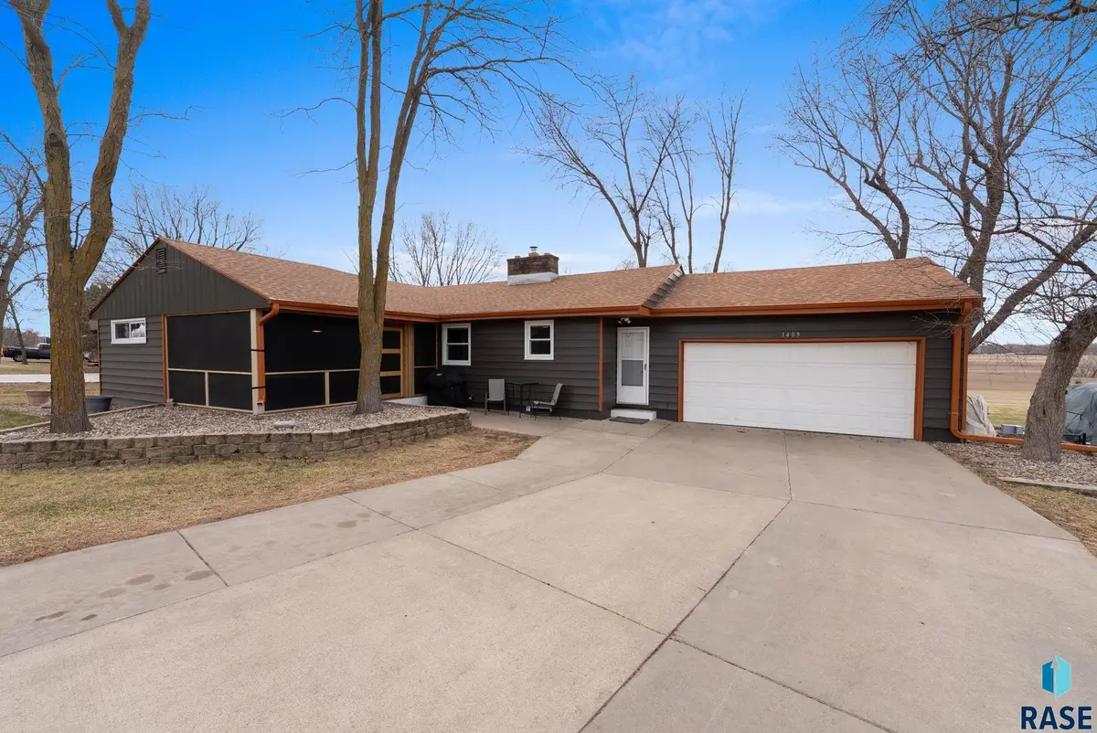 1409 S Splitrock Blvd, Brandon, SD 57005 - #1