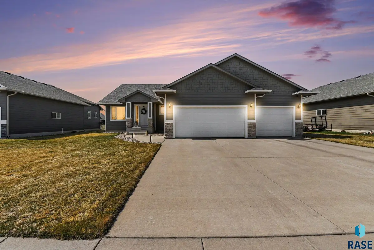 419 Quinn Ave, Harrisburg, SD 57032 - #1