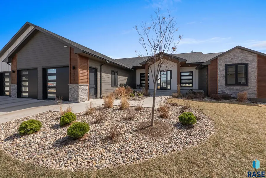 7317 E Gray Eagle Cir, Sioux Falls, SD 57110 - #2