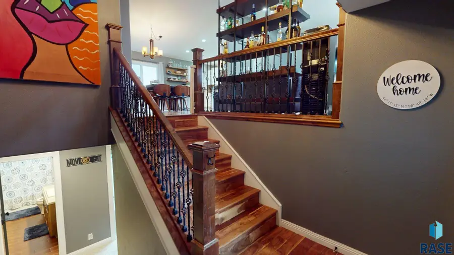 3421 Oak Ln, Brookings, SD 57006 - #3