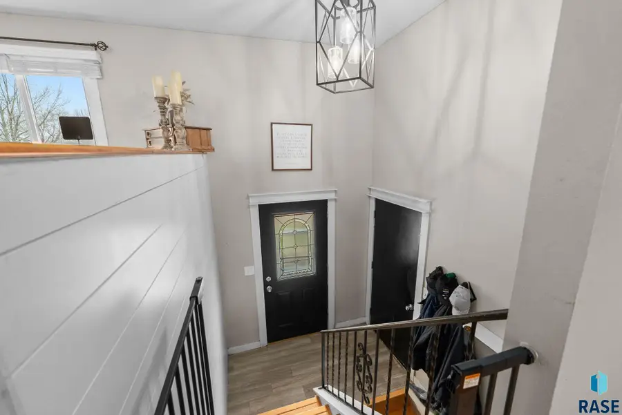 700 S Nicholas Ave, Brandon, SD 57005 - #2