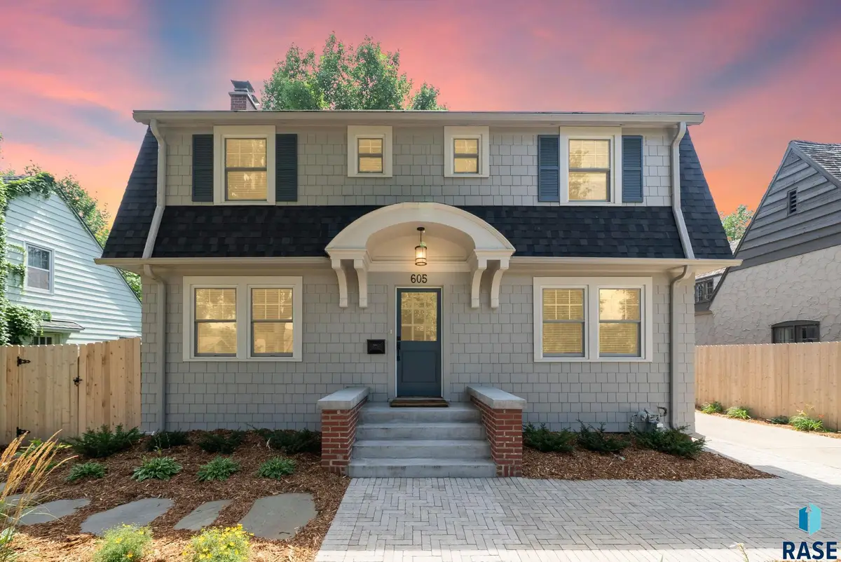 605 E 21st St, Sioux Falls, SD 57105 - #1