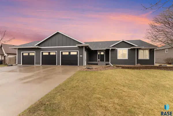 1305 S Fernwood Ave, Brandon, SD 57005
