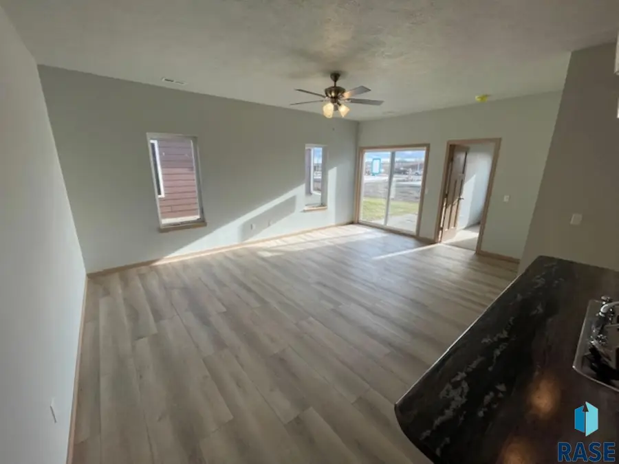 3612 S Heather Ave, Sioux Falls, SD 57106 - #3