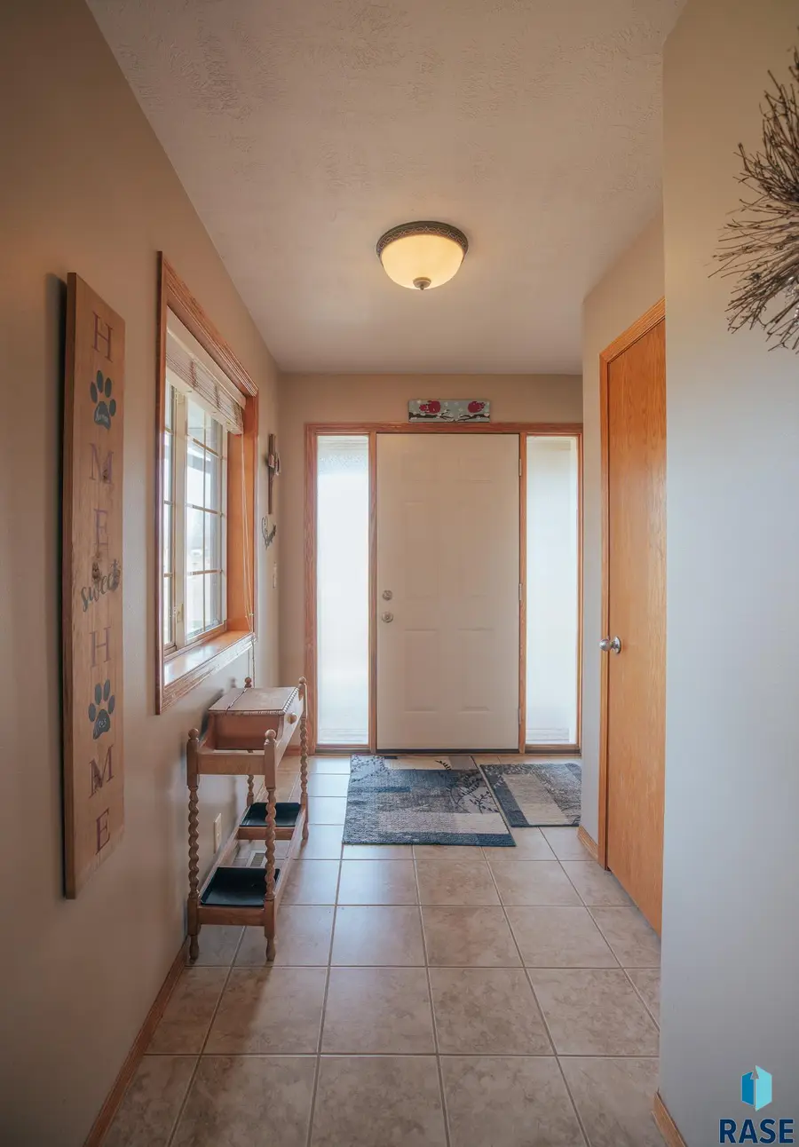 4701 E 42nd St, Sioux Falls, SD 57110 - #3