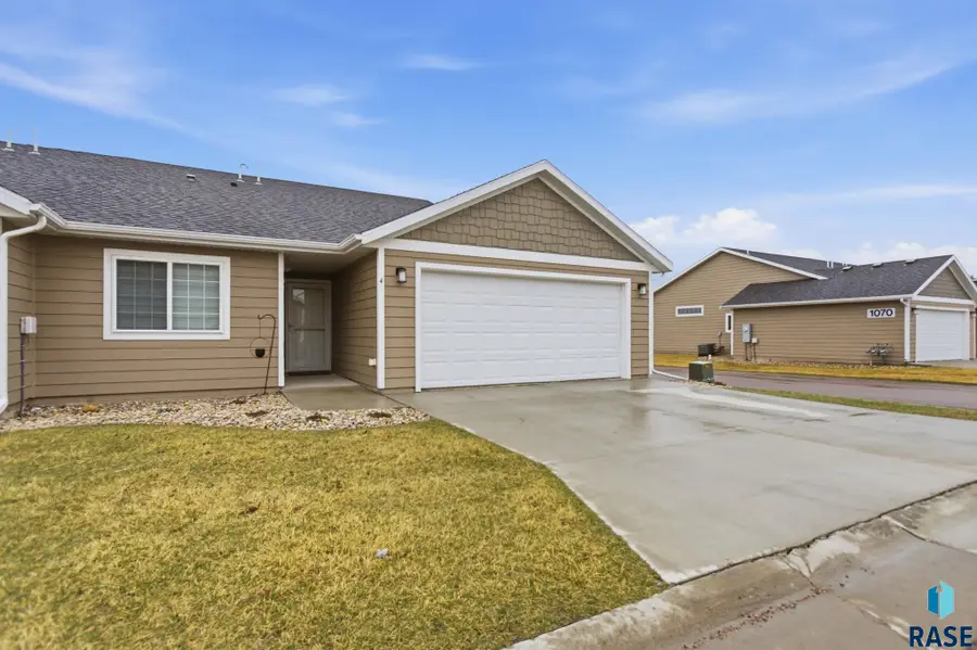 1209 N Marion Rd #4, Sioux Falls, SD 57107 - #2