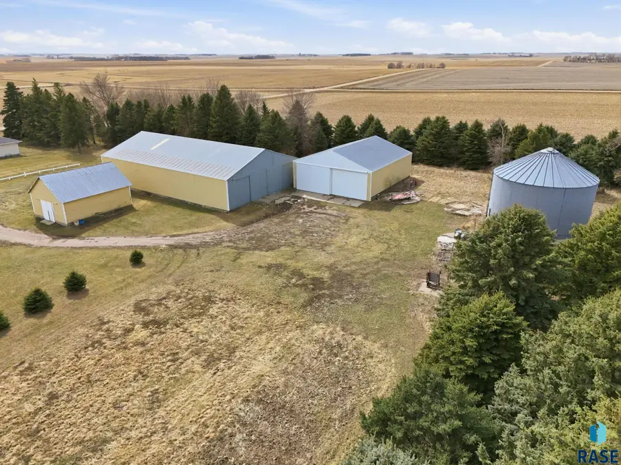 515 151st St, Luverne, MN 56156 - #3