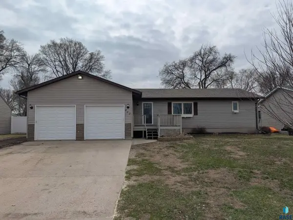 603 W 3rd St, Dell Rapids, SD 57022
